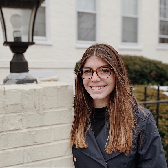 Meet your Posher, Karly - Picture 1 of 1